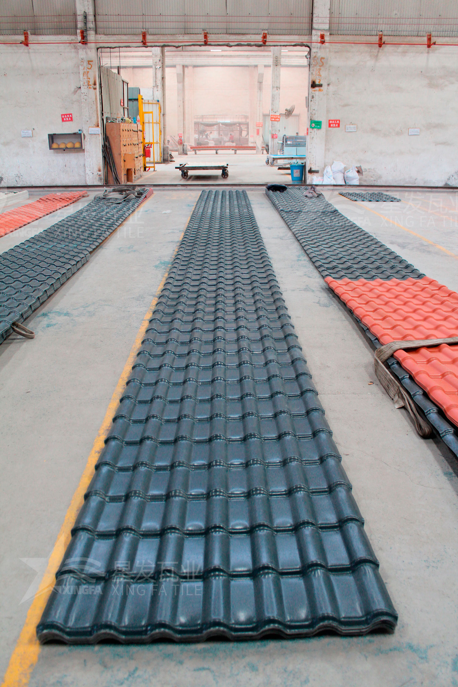 樹(shù)脂瓦白底和灰底哪個(gè)好？白底和灰底在質(zhì)量、價(jià)格上有啥區別？