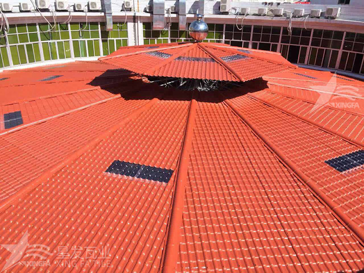 樹(shù)脂瓦的灰底和白底之間的比較：價(jià)格和質(zhì)量上有何差異？