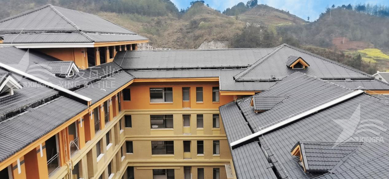 揭秘！包工包料安裝合成樹(shù)脂瓦每平方需要多少錢(qián)？