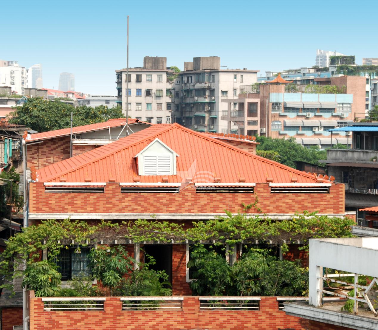 新農村建房：琉璃瓦與合成樹(shù)脂瓦對比，何者更適合？