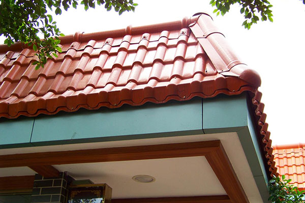 冬季守護神：樹(shù)脂瓦如何抵御寒冷