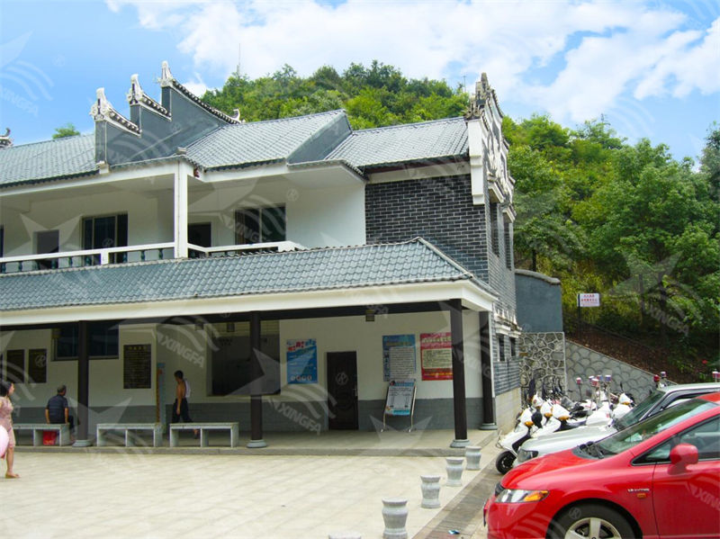 如何選擇適合你的屋頂瓦片：PVC工業(yè)廠(chǎng)房瓦與樹(shù)脂瓦廠(chǎng)房的對比