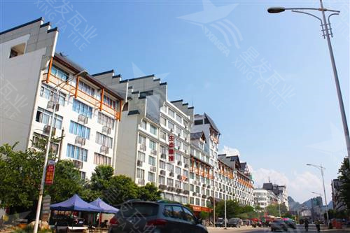 房頂屋檐合成樹(shù)脂隔熱瓦 灰色加厚3.0mm蓋廠(chǎng)房用ASA復合材料樹(shù)脂合成瓦 pvc合成樹(shù)脂瓦廠(chǎng)家報價(jià)