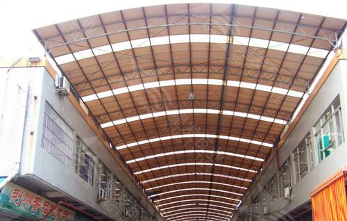 藍色pvc波浪瓦廠(chǎng)家供應 陶瓷廠(chǎng)原料倉庫用復合pvc塑料瓦  pvc波浪瓦安裝便捷防風(fēng)搞震采鋼瓦